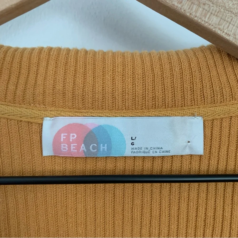 Free People Beach Large Honey Yellow‎ Deep V Neck Collar Crop Sweater Rib